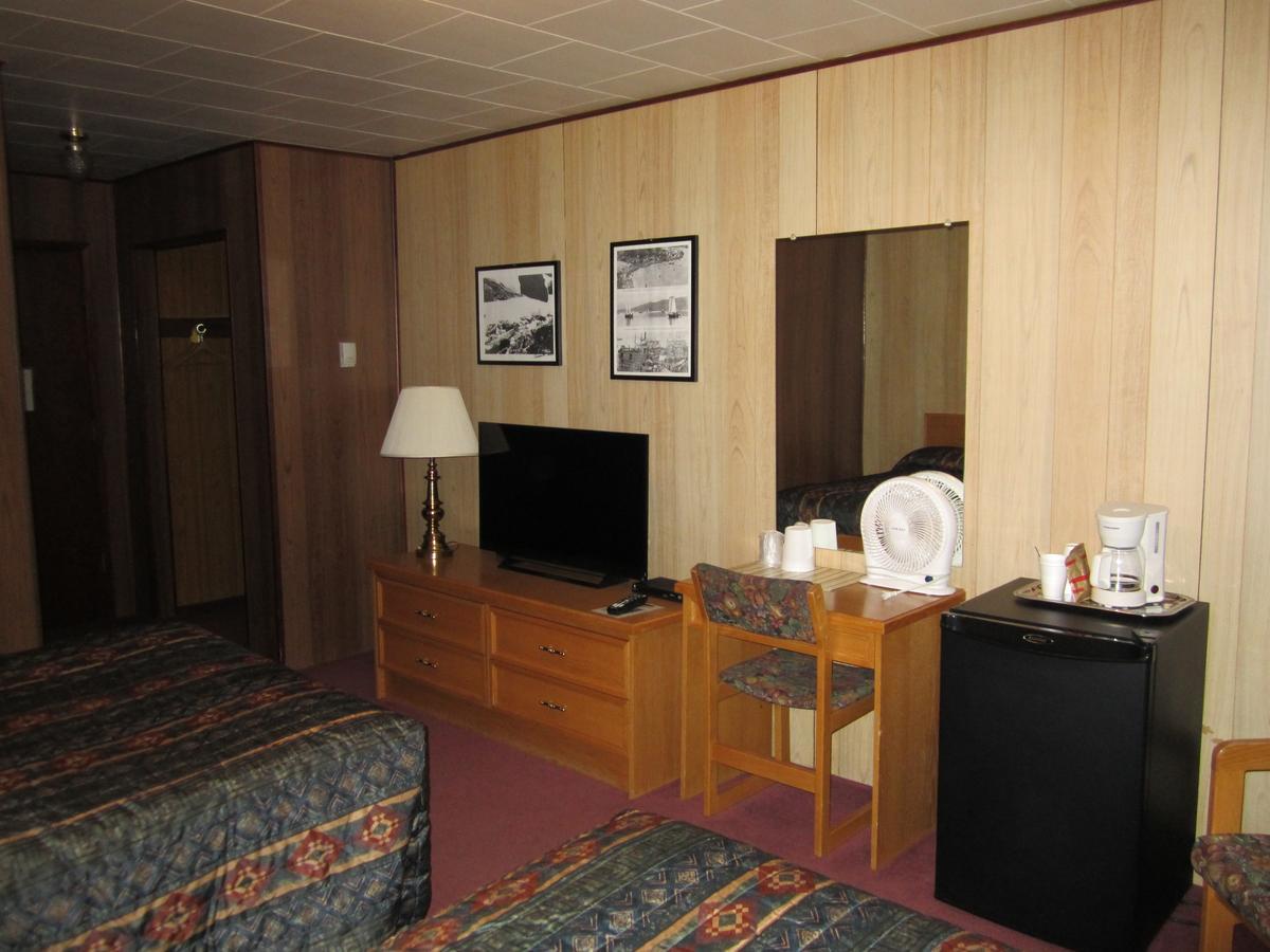 Airport Chalet Вайтгорс Екстер'єр фото