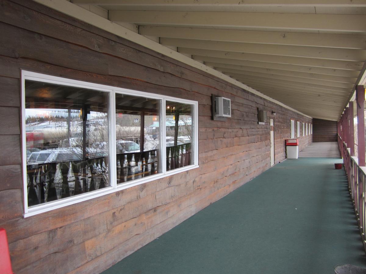 Airport Chalet Вайтгорс Екстер'єр фото