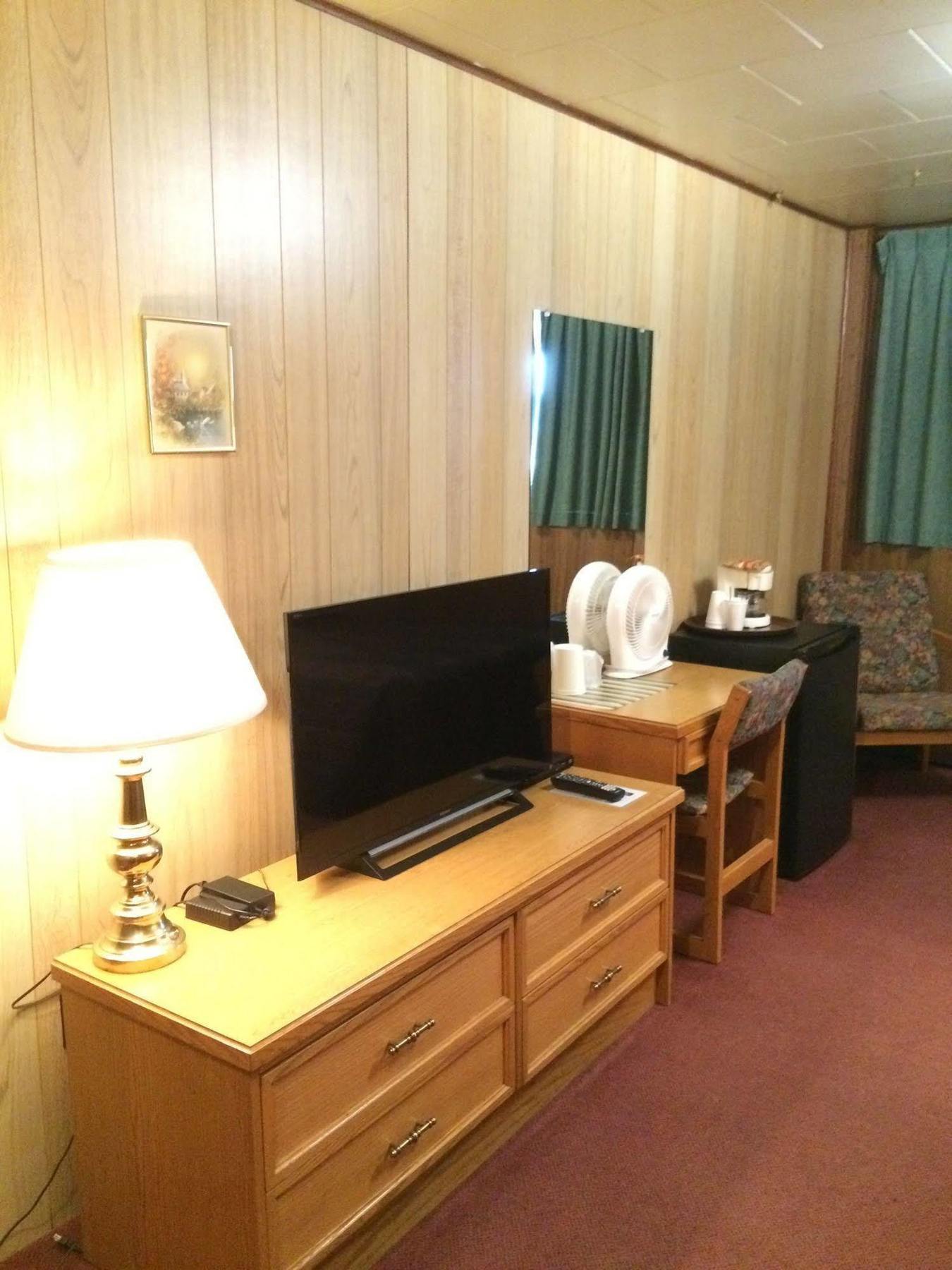 Airport Chalet Вайтгорс Екстер'єр фото